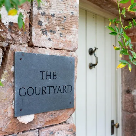 The Courtyard - Uk51919 Holiday home *